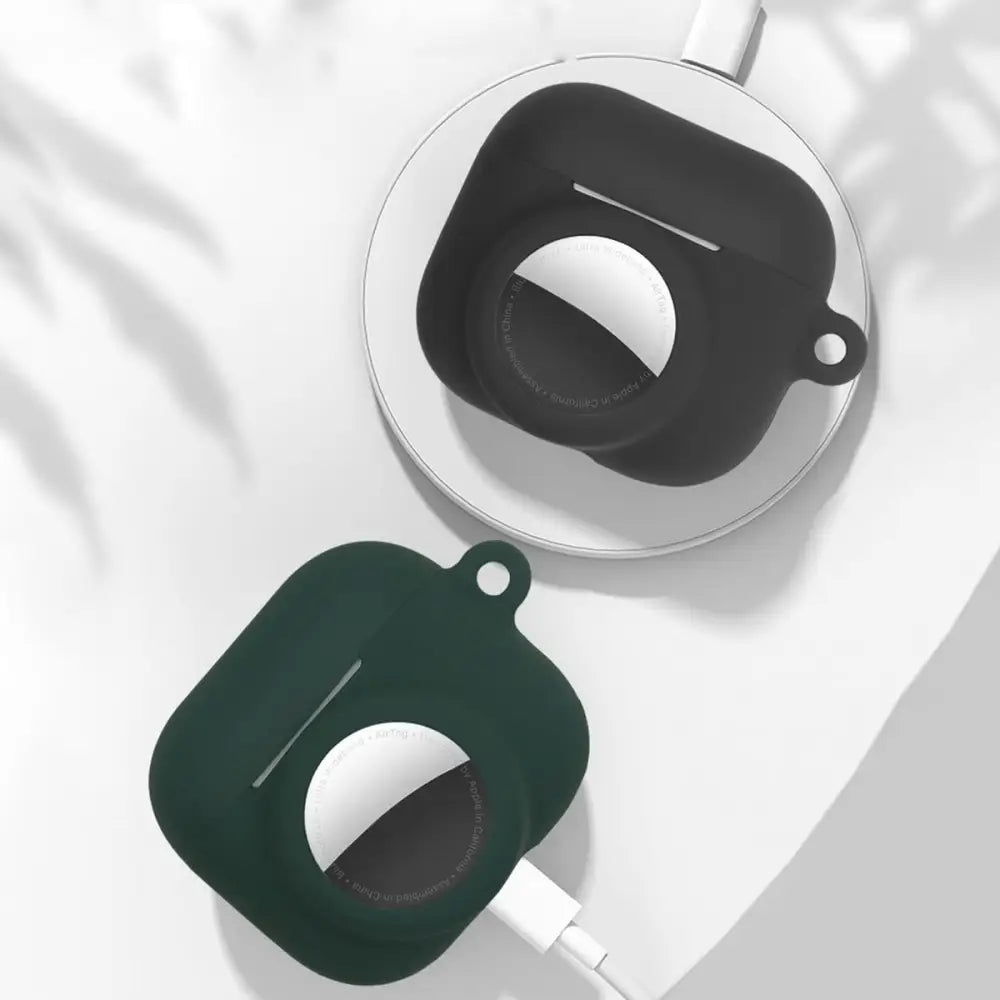 AirPods 3 Silikonikotelo AirTag Pidikkeellä - Valkoinen