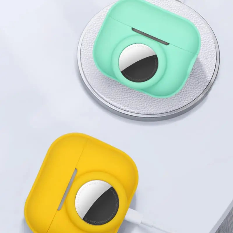 AirPods Pro 2 Silikonikotelo AirTag Pidikkeellä - Valkoinen