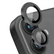 Kameran panssarilasi asennettuna iPhone 16:n kaksoiskamerajärjestelmään