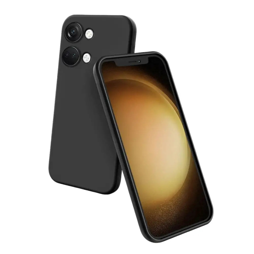 Mustan OnePlus Nord 3 Silikonikuoren päällä musta iPhone, jossa kaksikamera ja kultainen näyttö