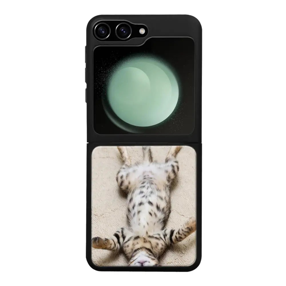 Samsung Galaxy Z Flip 6 kissa suojakuoret - Relaxing Cat - Ei